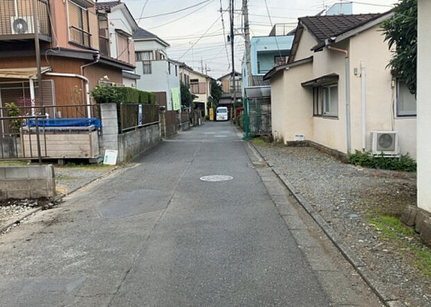 桜や紅葉の名所に出かける人は多いと思いますが、家にいながら季節の移ろいを感じる生活を送りませんか？リビングや窓から見える景色が生活を彩るワンポイントに！現地から見える景色を堪能してみては如何でしょう。