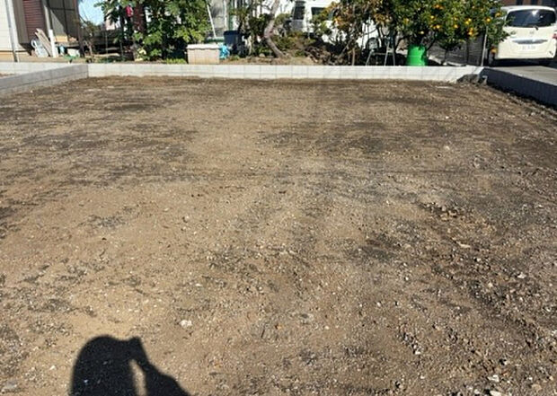 木造住宅とは土台、壁、柱など建築物の強度を支える構造体の材に木が使用されている構造を指します。構造体は建物の自重を支えるだけではなく風圧や水圧、積裁荷重などあらゆる衝撃に耐えるための基礎です。