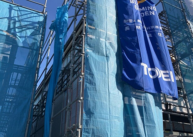 現地をご見学に行く際は、道路の幅や周辺の交通量、施設などをご確認頂くことをおすすめします！ある程度イメージをつけたいという場合は、同売主の施工事例や完成パースもお見せします。