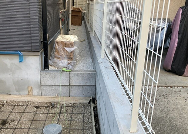 家族でのBBQを行うのであれば3坪程度の広さがあればよいでしょう。ガーデニングや家庭菜園を楽しむ際は、手入れが行き届く範囲にすると安心です。また、庭のある方角や接道が気になる方は事前に確認しましょう。