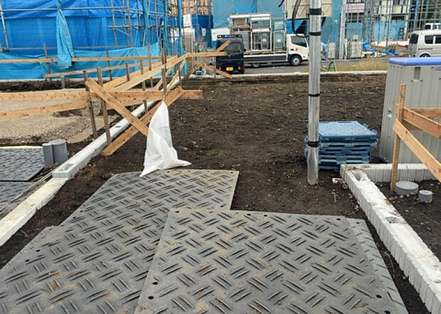 家族でのBBQを行うのであれば3坪程度の広さがあればよいでしょう。ガーデニングや家庭菜園を楽しむ際は、手入れが行き届く範囲にすると安心です。また、庭のある方角や接道が気になる方は事前に確認しましょう。