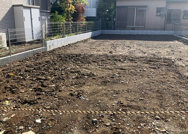 家族でのBBQを行うのであれば3坪程度の広さがあればよいでしょう。ガーデニングや家庭菜園を楽しむ際は、手入れが行き届く範囲にすると安心です。また、庭のある方角や接道が気になる方は事前に確認しましょう。