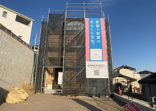 家族でのBBQを行うのであれば3坪程度の広さがあればよいでしょう。ガーデニングや家庭菜園を楽しむ際は、手入れが行き届く範囲にすると安心です。また、庭のある方角や接道が気になる方は事前に確認しましょう。