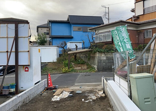 桜や紅葉の名所に出かける人は多いと思いますが、家にいながら季節の移ろいを感じる生活を送りませんか?リビングや窓から見える景色が生活を彩るワンポイントに!現地から見える景色を堪能してみては如何でしょう。