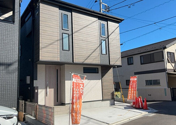 ついに完成致しました!現地をご見学に行く際は、道路の幅や周辺の交通量、施設などをご確認頂くことをおすすめします!物件の流れが早いため、内見をしたい方はお早めに当社営業までお問い合わせ頂きご予約下さい!