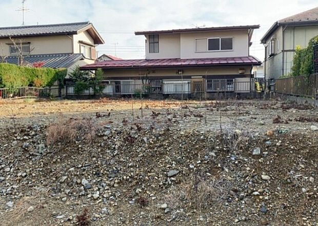 現地をご見学に行く際は、道路の幅や周辺の交通量、施設などをご確認頂くことをおすすめします！ある程度イメージをつけたいという場合は、同売主の施工事例や完成パースもお見せします。