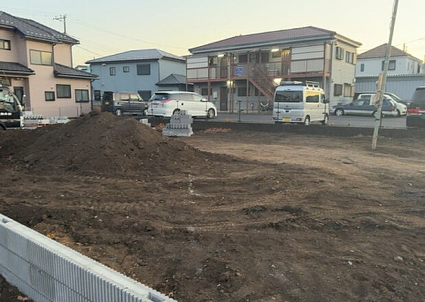 家族でのBBQを行うのであれば3坪程度の広さがあればよいでしょう。ガーデニングや家庭菜園を楽しむ際は、手入れが行き届く範囲にすると安心です。また、庭のある方角や接道が気になる方は事前に確認しましょう。