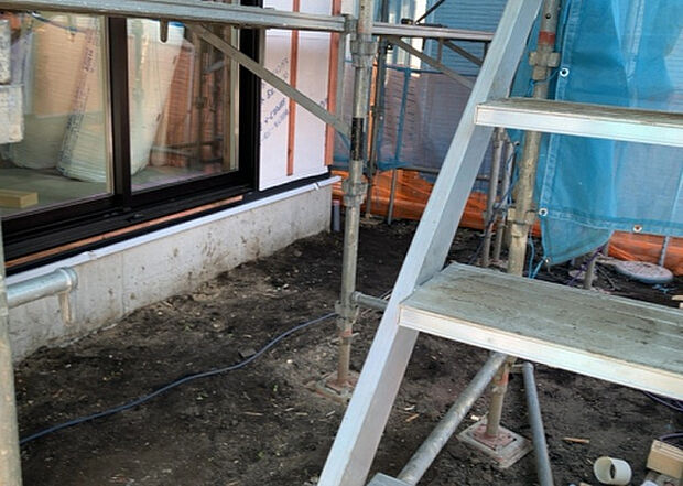 家族でのBBQを行うのであれば3坪程度の広さがあればよいでしょう。ガーデニングや家庭菜園を楽しむ際は、手入れが行き届く範囲にすると安心です。また、庭のある方角や接道が気になる方は事前に確認しましょう。