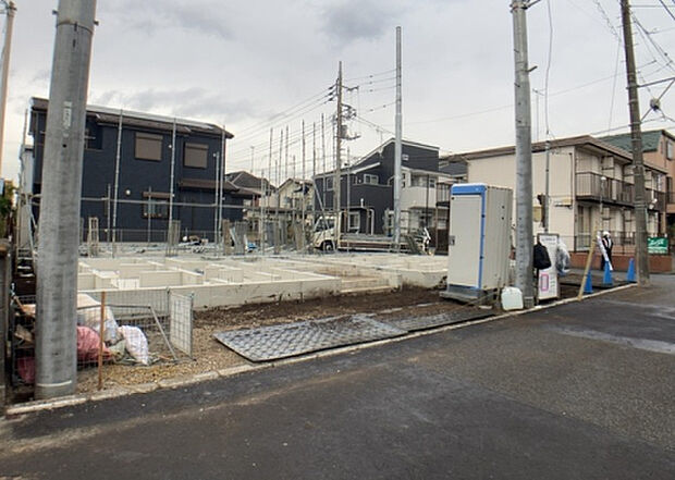 桜や紅葉の名所に出かける人は多いと思いますが、家にいながら季節の移ろいを感じる生活を送りませんか？リビングや窓から見える景色が生活を彩るワンポイントに！現地から見える景色を堪能してみては如何でしょう。