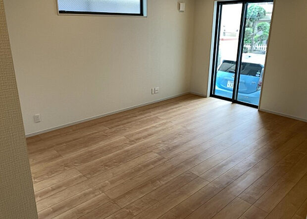 リビングの間取りの種類は大きくわけてリビングとダイニングが別になっているタイプ、リビングダイニング一体型です。どちらも一長一短ですので、家を選ぶ時はその両面をチェックして決めるようにしましょう。