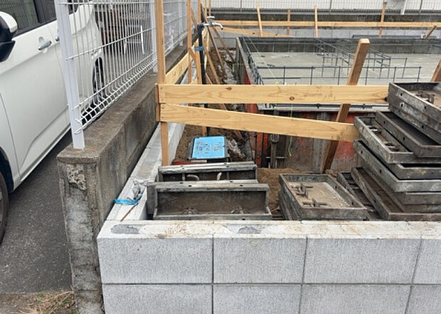 家族でのBBQを行うのであれば3坪程度の広さがあればよいでしょう。ガーデニングや家庭菜園を楽しむ際は、手入れが行き届く範囲にすると安心です。また、庭のある方角や接道が気になる方は事前に確認しましょう。