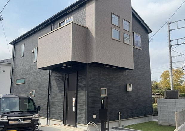 ついに完成致しました！現地をご見学に行く際は、道路の幅や周辺の交通量、施設などをご確認頂くことをおすすめします！物件の流れが早いため、内見をしたい方はお早めに当社営業までお問い合わせ頂きご予約下さい！