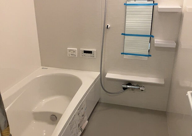 入浴時の快適さも大事なことですが、綺麗な状態を維持できなければ気持ちよく入浴できません。毎日の掃除が楽という点は大事なポイントになります！カビが生えにくく掃除がしやすい、壁や浴槽を選ぶといいでしょう。