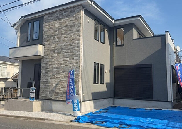 ついに完成致しました!現地をご見学に行く際は、道路の幅や周辺の交通量、施設などをご確認頂くことをおすすめします!物件の流れが早いため、内見をしたい方はお早めに当社営業までお問い合わせ頂きご予約下さい!