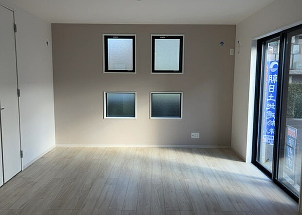 リビングの間取りの種類は大きくわけてリビングとダイニングが別になっているタイプ、リビングダイニング一体型です。どちらも一長一短ですので、家を選ぶ時はその両面をチェックして決めるようにしましょう。