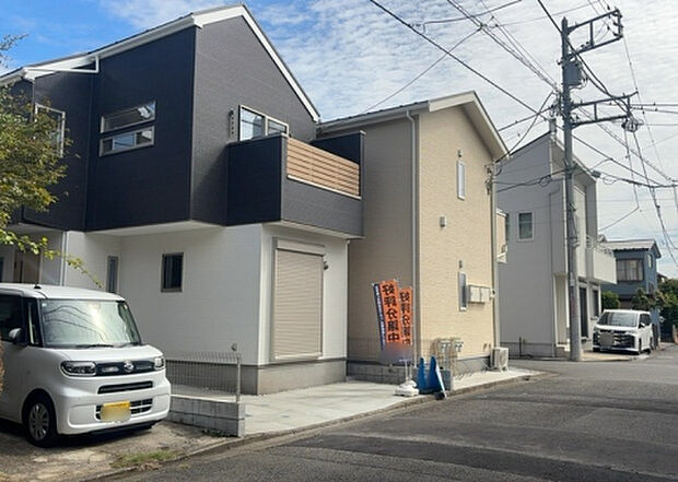 ついに完成致しました！現地をご見学に行く際は、道路の幅や周辺の交通量、施設などをご確認頂くことをおすすめします！物件の流れが早いため、内見をしたい方はお早めに当社営業までお問い合わせ頂きご予約下さい！