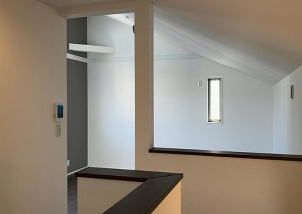 リビングの間取りの種類は大きくわけてリビングとダイニングが別になっているタイプ、リビングダイニング一体型です。どちらも一長一短ですので、家を選ぶ時はその両面をチェックして決めるようにしましょう。