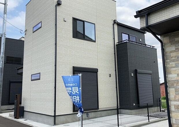 ついに完成致しました!現地をご見学に行く際は、道路の幅や周辺の交通量、施設などをご確認頂くことをおすすめします!物件の流れが早いため、内見をしたい方はお早めに当社営業までお問い合わせ頂きご予約下さい!