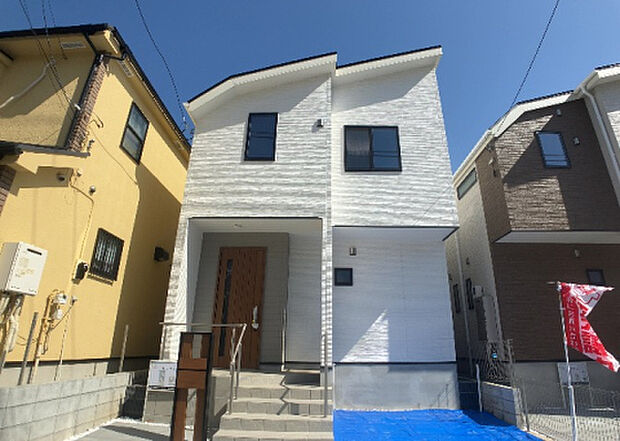 ついに完成致しました!現地をご見学に行く際は、道路の幅や周辺の交通量、施設などをご確認頂くことをおすすめします!物件の流れが早いため、内見をしたい方はお早めに当社営業までお問い合わせ頂きご予約下さい!