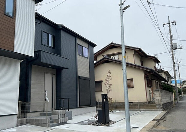 ついに完成致しました!現地をご見学に行く際は、道路の幅や周辺の交通量、施設などをご確認頂くことをおすすめします!物件の流れが早いため、内見をしたい方はお早めに当社営業までお問い合わせ頂きご予約下さい!