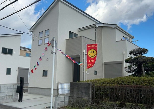 ついに完成致しました!現地をご見学に行く際は、道路の幅や周辺の交通量、施設などをご確認頂くことをおすすめします!物件の流れが早いため、内見をしたい方はお早めに当社営業までお問い合わせ頂きご予約下さい!