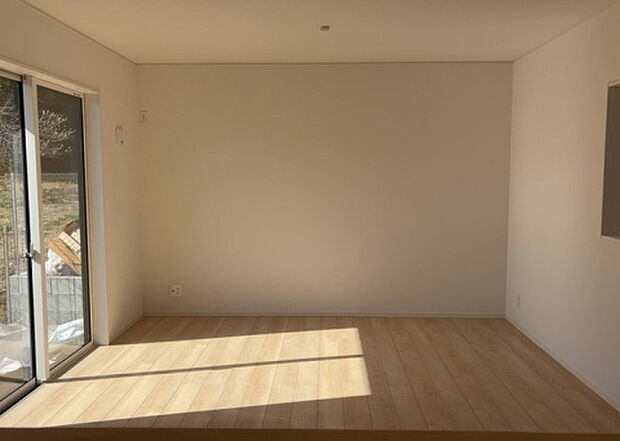 リビングの間取りの種類は大きくわけてリビングとダイニングが別になっているタイプ、リビングダイニング一体型です。どちらも一長一短ですので、家を選ぶ時はその両面をチェックして決めるようにしましょう。