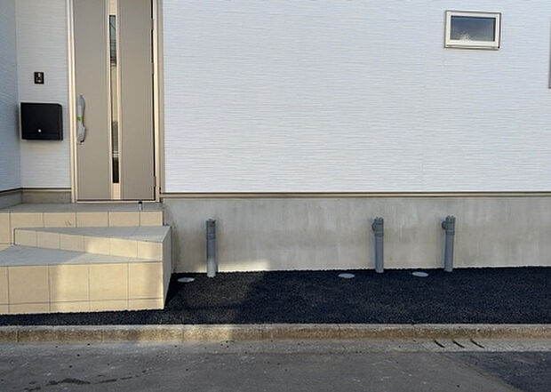 木造住宅とは土台、壁、柱など建築物の強度を支える構造体の材に木が使用されている構造を指します。構造体は建物の自重を支えるだけではなく風圧や水圧、積裁荷重などあらゆる衝撃に耐えるための基礎です。