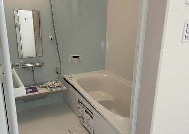 入浴時の快適さも大事なことですが、綺麗な状態を維持できなければ気持ちよく入浴できません。毎日の掃除が楽という点は大事なポイントになります!カビが生えにくく掃除がしやすい、壁や浴槽を選ぶといいでしょう。