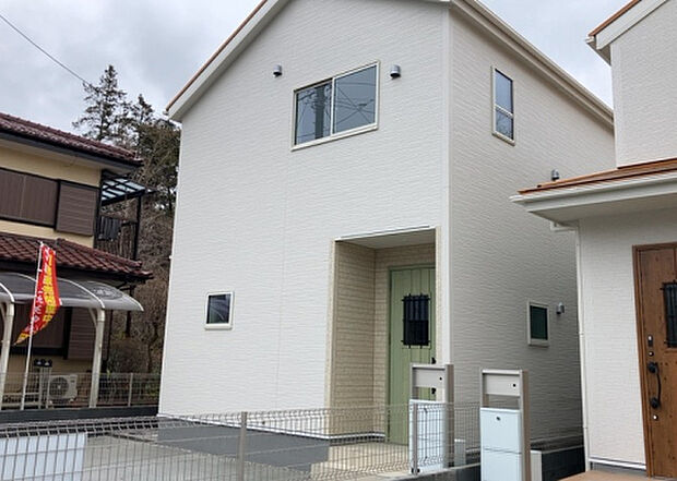 ついに完成致しました!現地をご見学に行く際は、道路の幅や周辺の交通量、施設などをご確認頂くことをおすすめします!物件の流れが早いため、内見をしたい方はお早めに当社営業までお問い合わせ頂きご予約下さい!