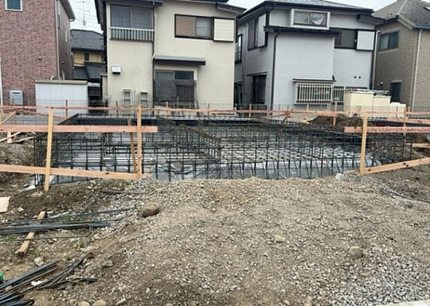 現地をご見学に行く際は、道路の幅や周辺の交通量、施設などをご確認頂くことをおすすめします！ある程度イメージをつけたいという場合は、同売主の施工事例や完成パースもお見せします。