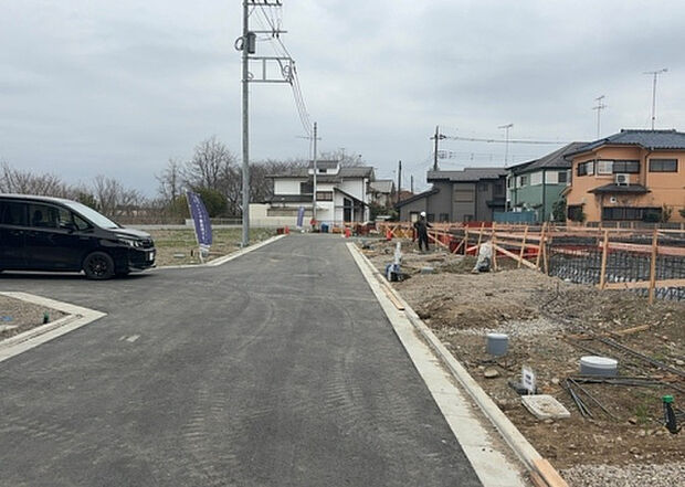 桜や紅葉の名所に出かける人は多いと思いますが、家にいながら季節の移ろいを感じる生活を送りませんか？リビングや窓から見える景色が生活を彩るワンポイントに！現地から見える景色を堪能してみては如何でしょう。