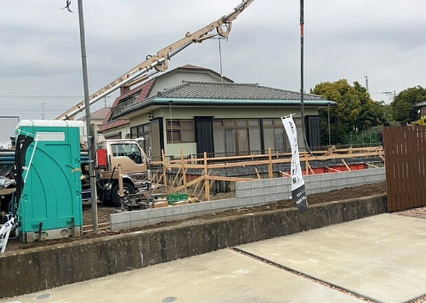 家族でのBBQを行うのであれば3坪程度の広さがあればよいでしょう。ガーデニングや家庭菜園を楽しむ際は、手入れが行き届く範囲にすると安心です。また、庭のある方角や接道が気になる方は事前に確認しましょう。