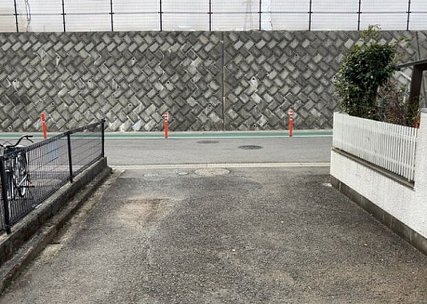 桜や紅葉の名所に出かける人は多いと思いますが、家にいながら季節の移ろいを感じる生活を送りませんか？リビングや窓から見える景色が生活を彩るワンポイントに！現地から見える景色を堪能してみては如何でしょう。