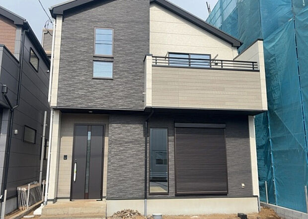 ついに完成致しました!現地をご見学に行く際は、道路の幅や周辺の交通量、施設などをご確認頂くことをおすすめします!物件の流れが早いため、内見をしたい方はお早めに当社営業までお問い合わせ頂きご予約下さい!