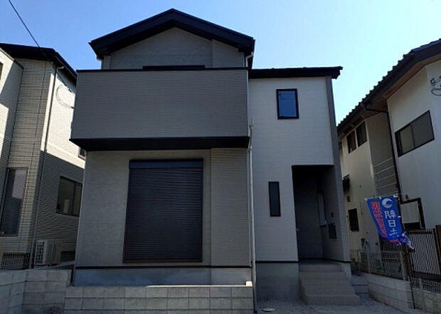 ついに完成致しました!現地をご見学に行く際は、道路の幅や周辺の交通量、施設などをご確認頂くことをおすすめします!物件の流れが早いため、内見をしたい方はお早めに当社営業までお問い合わせ頂きご予約下さい!