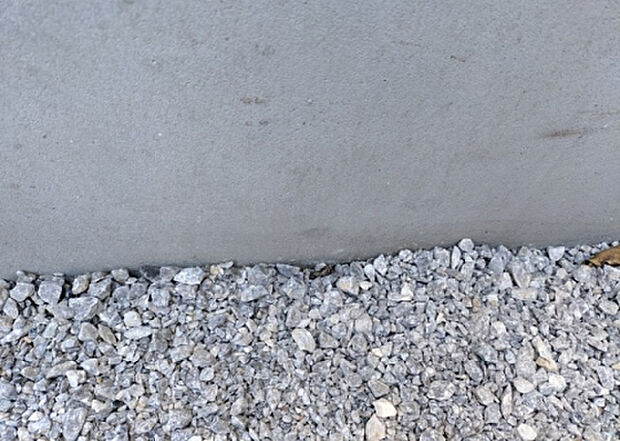 木造住宅とは土台、壁、柱など建築物の強度を支える構造体の材に木が使用されている構造を指します。構造体は建物の自重を支えるだけではなく風圧や水圧、積裁荷重などあらゆる衝撃に耐えるための基礎です。