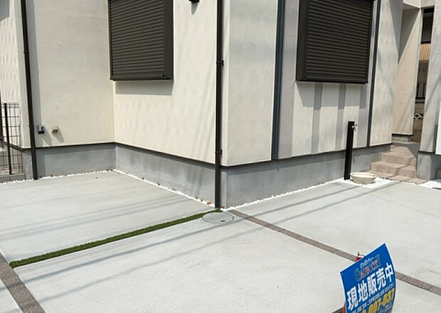 木造住宅とは土台、壁、柱など建築物の強度を支える構造体の材に木が使用されている構造を指します。構造体は建物の自重を支えるだけではなく風圧や水圧、積裁荷重などあらゆる衝撃に耐えるための基礎です。