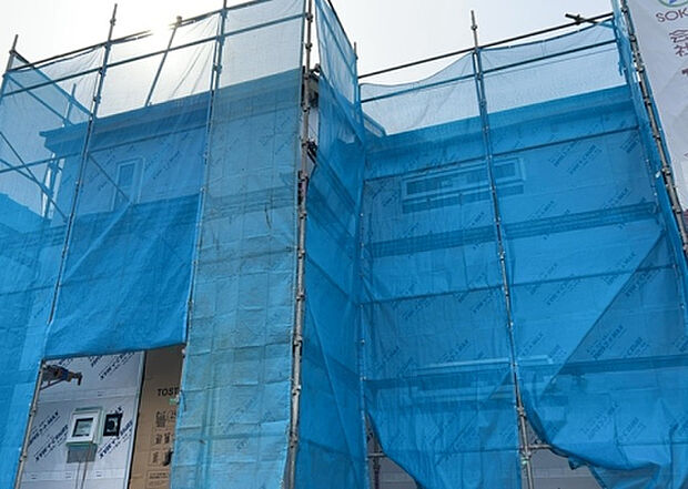 現地をご見学に行く際は、道路の幅や周辺の交通量、施設などをご確認頂くことをおすすめします！ある程度イメージをつけたいという場合は、同売主の施工事例や完成パースもお見せします。