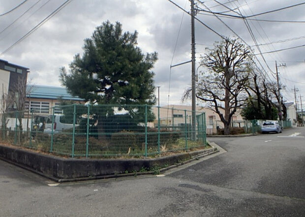 桜や紅葉の名所に出かける人は多いと思いますが、家にいながら季節の移ろいを感じる生活を送りませんか？リビングや窓から見える景色が生活を彩るワンポイントに！現地から見える景色を堪能してみては如何でしょう。