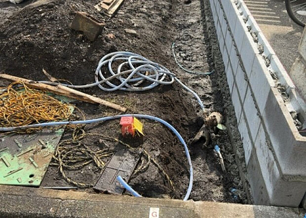 木造住宅とは土台、壁、柱など建築物の強度を支える構造体の材に木が使用されている構造を指します。構造体は建物の自重を支えるだけではなく風圧や水圧、積裁荷重などあらゆる衝撃に耐えるための基礎です。