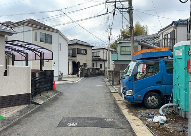 桜や紅葉の名所に出かける人は多いと思いますが、家にいながら季節の移ろいを感じる生活を送りませんか？リビングや窓から見える景色が生活を彩るワンポイントに！現地から見える景色を堪能してみては如何でしょう。