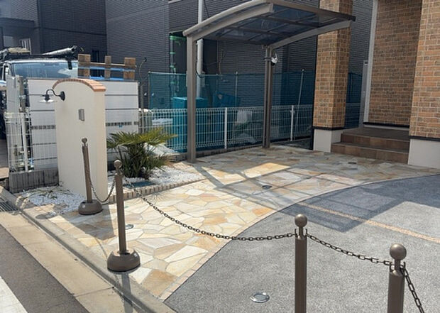 家族でのBBQを行うのであれば3坪程度の広さがあればよいでしょう。ガーデニングや家庭菜園を楽しむ際は、手入れが行き届く範囲にすると安心です。また、庭のある方角や接道が気になる方は事前に確認しましょう。