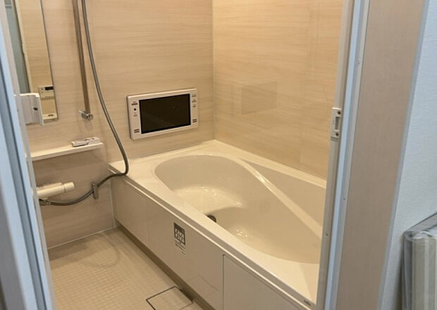 入浴時の快適さも大事なことですが、綺麗な状態を維持できなければ気持ちよく入浴できません。毎日の掃除が楽という点は大事なポイントになります!カビが生えにくく掃除がしやすい、壁や浴槽を選ぶといいでしょう。