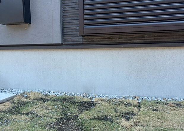 木造住宅とは土台、壁、柱など建築物の強度を支える構造体の材に木が使用されている構造を指します。構造体は建物の自重を支えるだけではなく風圧や水圧、積裁荷重などあらゆる衝撃に耐えるための基礎です。