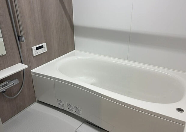 入浴時の快適さも大事なことですが、綺麗な状態を維持できなければ気持ちよく入浴できません。毎日の掃除が楽という点は大事なポイントになります!カビが生えにくく掃除がしやすい、壁や浴槽を選ぶといいでしょう。