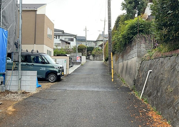 桜や紅葉の名所に出かける人は多いと思いますが、家にいながら季節の移ろいを感じる生活を送りませんか?リビングや窓から見える景色が生活を彩るワンポイントに!現地から見える景色を堪能してみては如何でしょう。