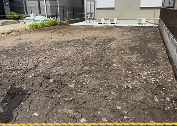 木造住宅とは土台、壁、柱など建築物の強度を支える構造体の材に木が使用されている構造を指します。構造体は建物の自重を支えるだけではなく風圧や水圧、積裁荷重などあらゆる衝撃に耐えるための基礎です。