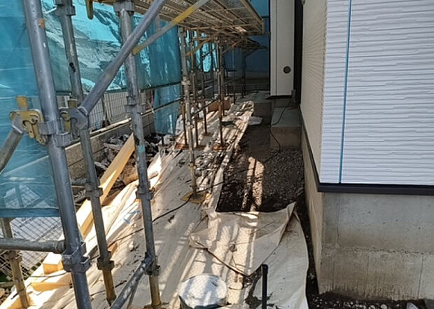 家族でのBBQを行うのであれば3坪程度の広さがあればよいでしょう。ガーデニングや家庭菜園を楽しむ際は、手入れが行き届く範囲にすると安心です。また、庭のある方角や接道が気になる方は事前に確認しましょう。