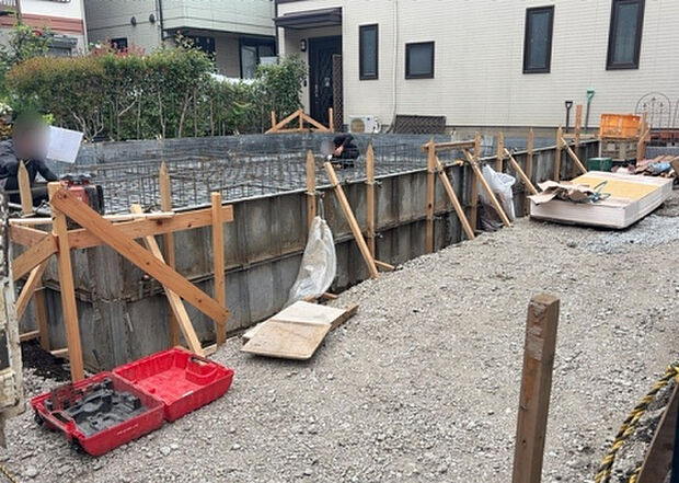 ついに完成致しました！現地をご見学に行く際は、道路の幅や周辺の交通量、施設などをご確認頂くことをおすすめします！物件の流れが早いため、内見をしたい方はお早めに当社営業までお問い合わせ頂きご予約下さい！