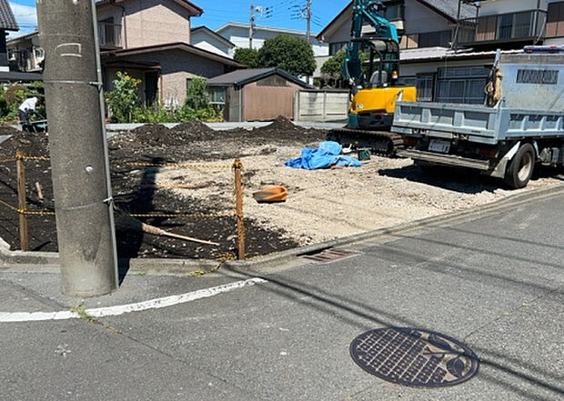 木造住宅とは土台、壁、柱など建築物の強度を支える構造体の材に木が使用されている構造を指します。構造体は建物の自重を支えるだけではなく風圧や水圧、積裁荷重などあらゆる衝撃に耐えるための基礎です。